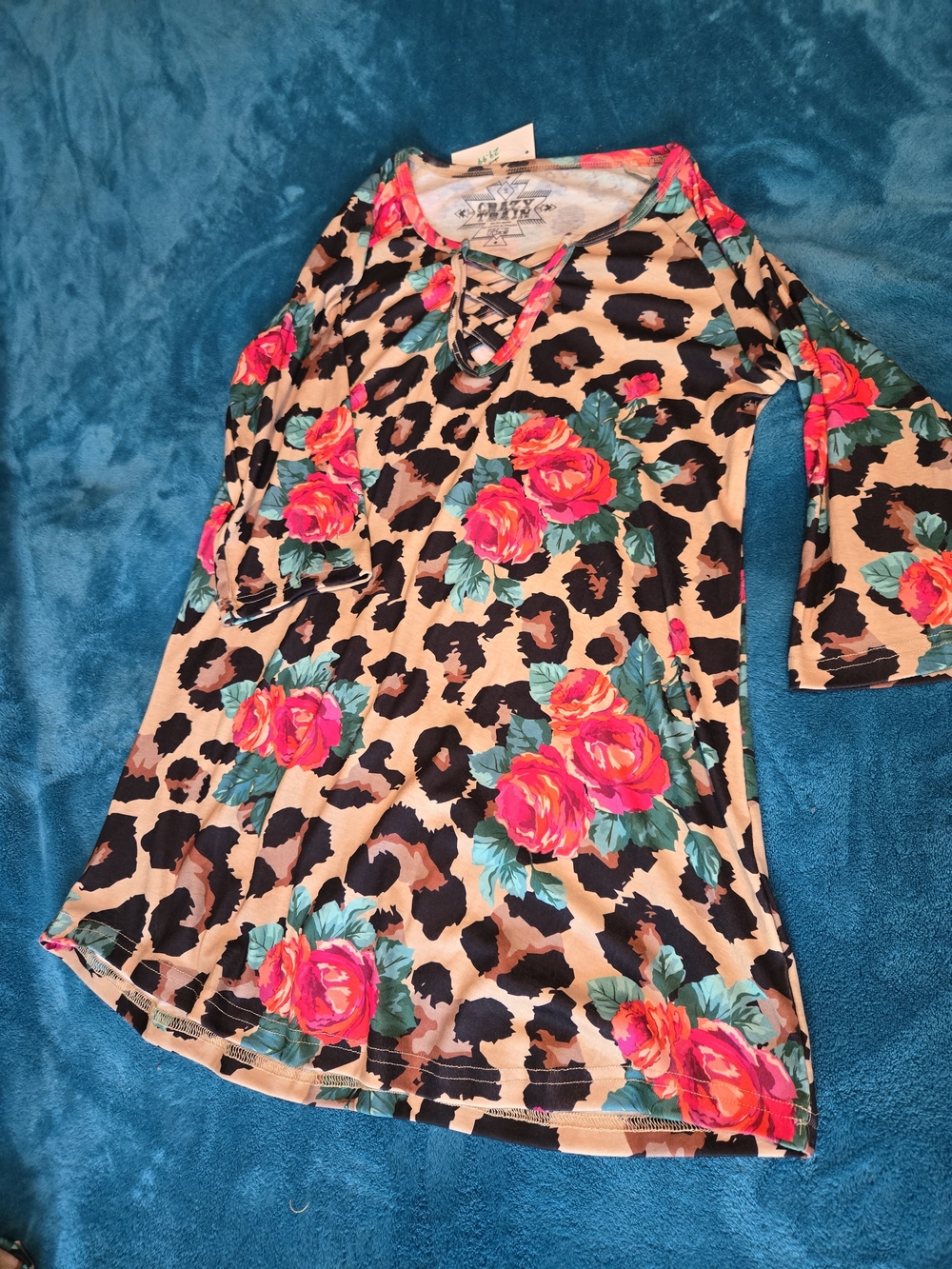 Floral & Cheetah Print Criss-cross Neck 3/4 Sleeve-NWT